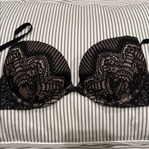 Chic Black Lace Bra